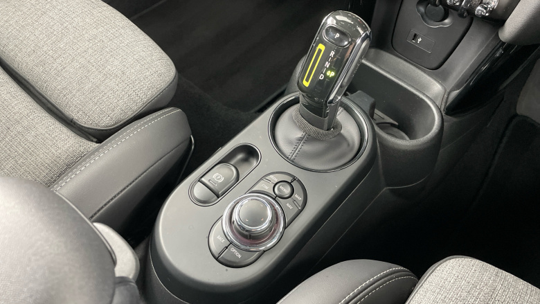 MINI Hatchback 135kW Cooper S Level 2 33kWh 3dr Auto Electric Hatchback